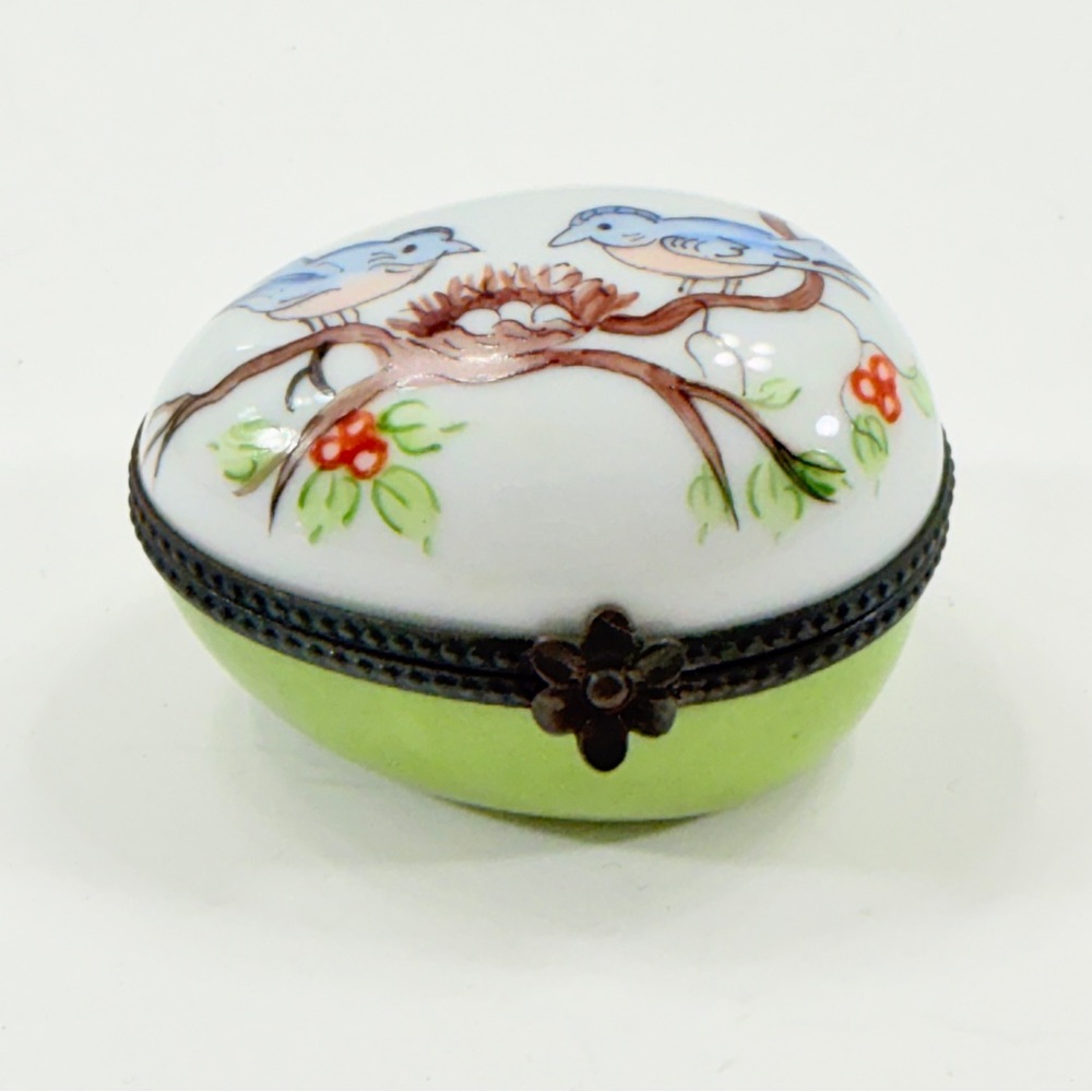 Limoges France Rochard Signed Peint Main Porcelain Trinket Box Love Birds Nest